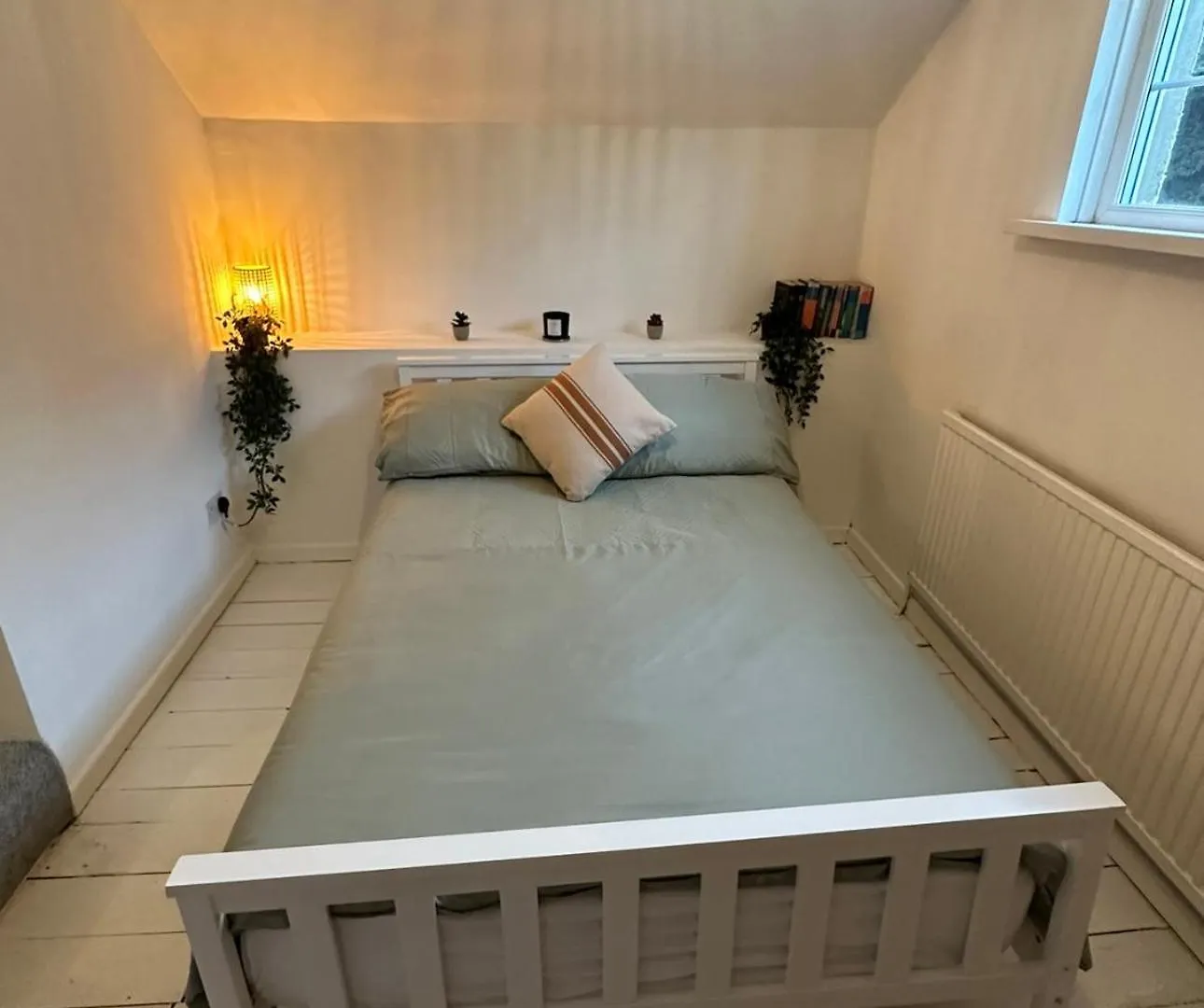 Semesterbostad Cosy Cottage 7 Mins From Cardiff City Center