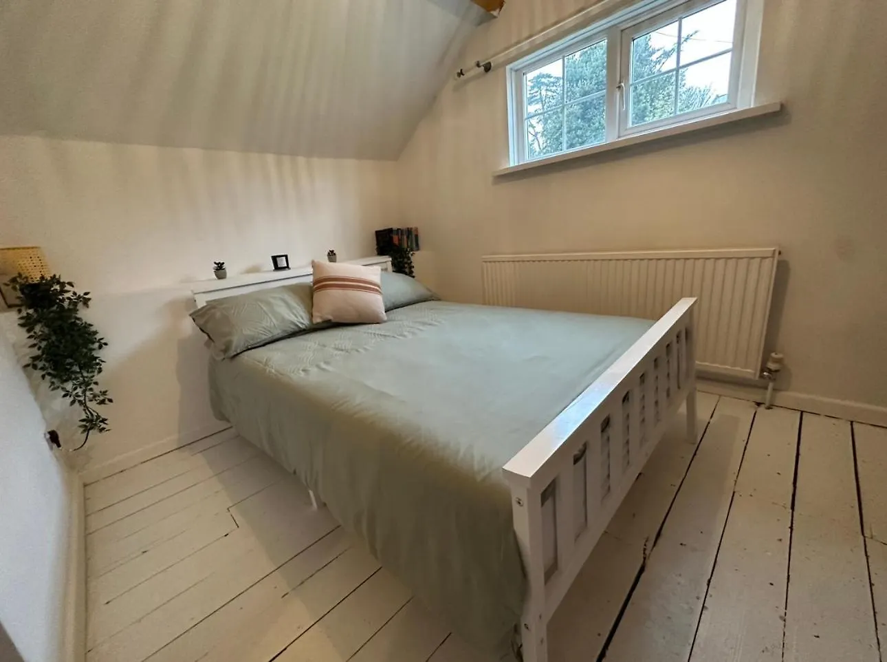 Cosy Cottage 7 Mins From Cardiff City Center 0*,  United Kingdom
